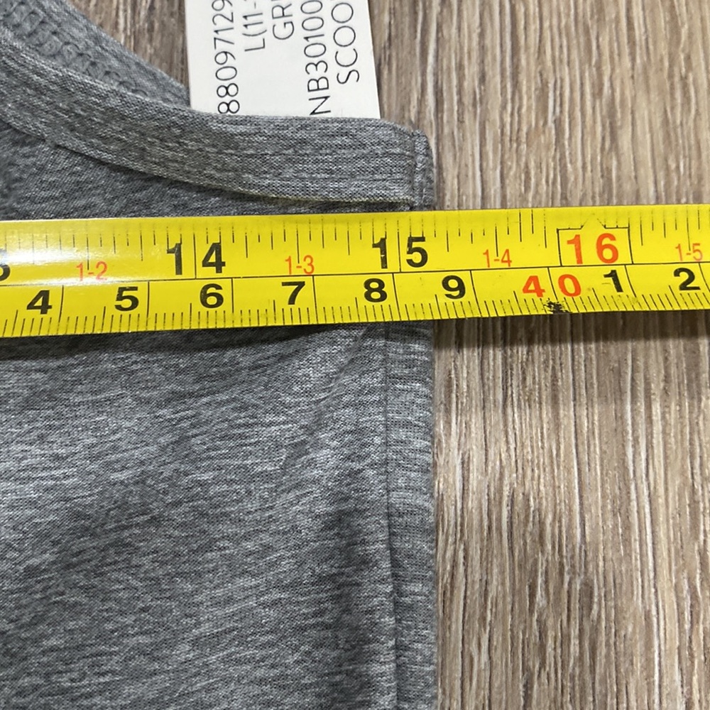 ”MORE WEEKENDS PLEASE” Gray Graphic Tank - Picture 5 of 10